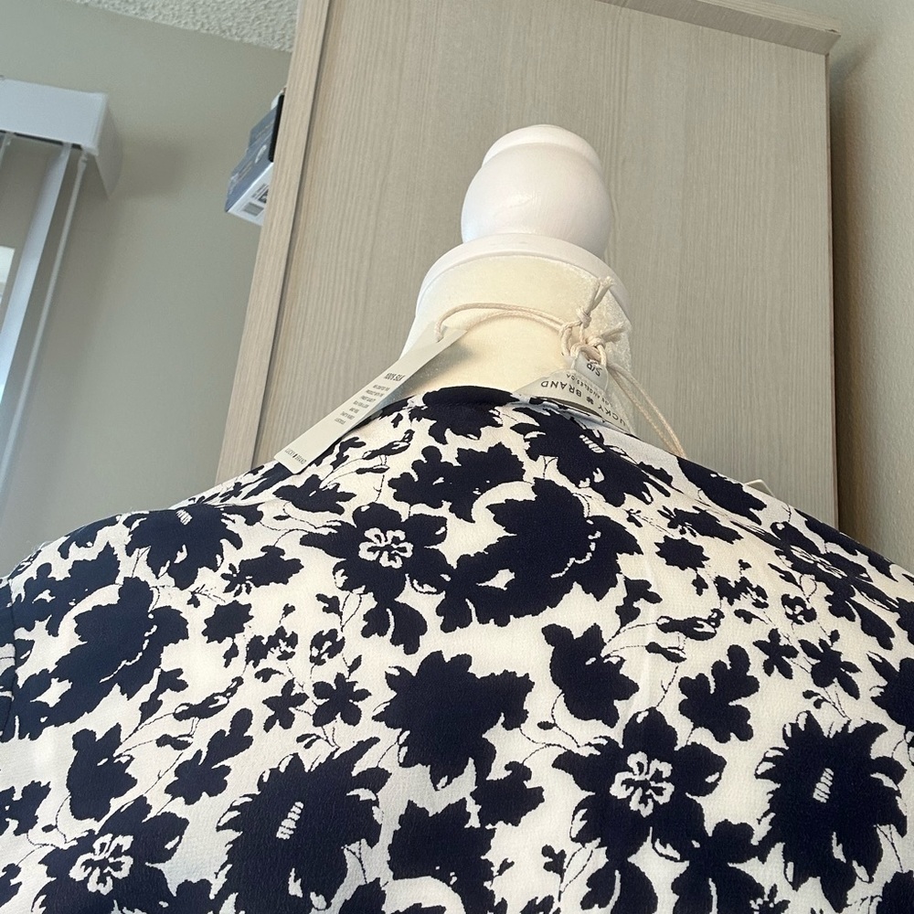 Lucky Brand NWT Karin 100% silk wrap floral print dress Size P/S - Picture 6 of 6